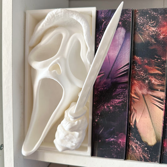 Scream Book Nook